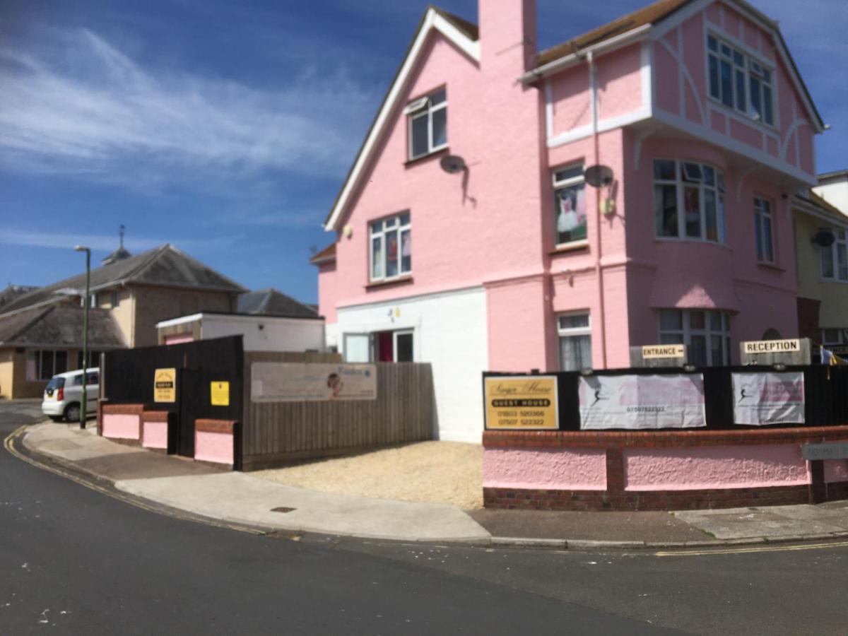Barbie House: Beachfront Apartments with Beauty Amenities Paignton Exterior photo